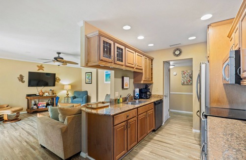 Bayview Condo | Bermuda Bay Beach Club | Pool and Beach Access