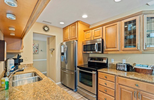 Bayview Condo | Bermuda Bay Beach Club | Pool and Beach Access