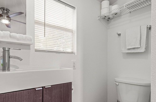 Tampa Heights Cottage | Best Location, Cute 1br Guesthouse Near Downtown, Riverwalk, and Armature Works