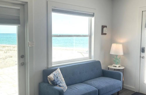 Englewood Cottage | Best Location on Manasota Key, Cottage Sleeps 3, Kayaks and Wi-Fi