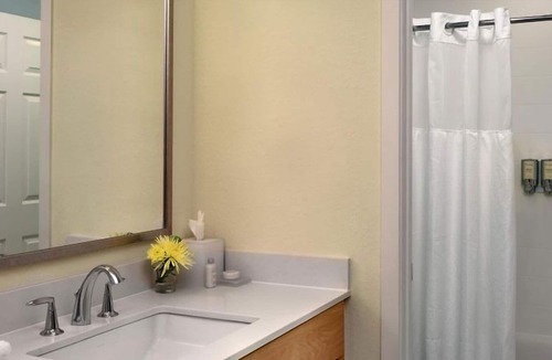 Parsippany House | Best Place to Stay in Parsippany! Large Unit with Free Parking! Pet-Friendly!