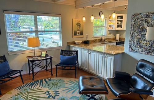 Ringling Park House | Best SRQ Location> Trolley to Beach, Walk Downtown. Bike Legacy Trail, Pets OK.