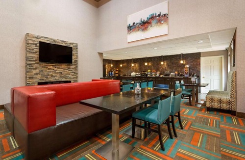 Perry Hotel | Best Western Bradbury Inn & Suites