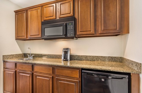 Valdosta Hotel | Best Western Plus Valdosta Hotel & Suites