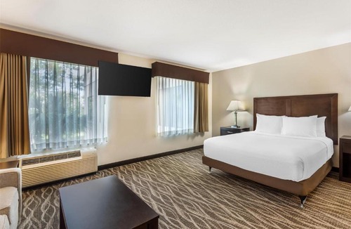 Valdosta Hotel | Best Western Plus Valdosta Hotel & Suites