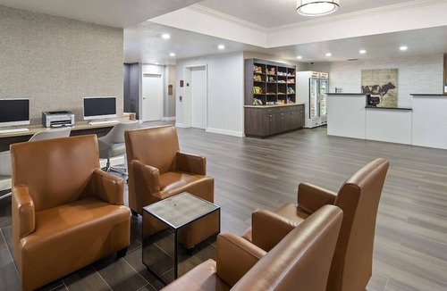 Walker's Island Hotel | Best Western Heritage Inn & Suites