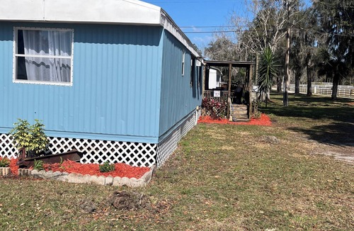 De Leon Springs House | BIKE WEEK -JEEP WEEK Charming 2-bedroom mobile home in DeLeon Sprgs w/ WiFi, AC