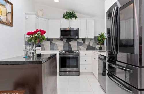 West Palm Beach House | Birdie 5 BD, 4 BA, Sleeps12, Jacuzzi, Mini Golf