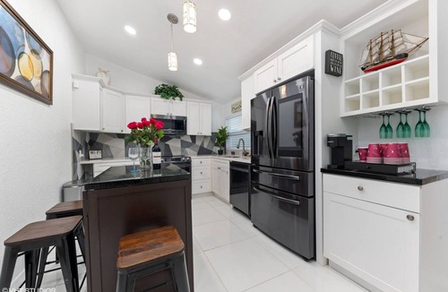 West Palm Beach House | Birdie 5 BD, 4 BA, Sleeps12, Jacuzzi, Mini Golf