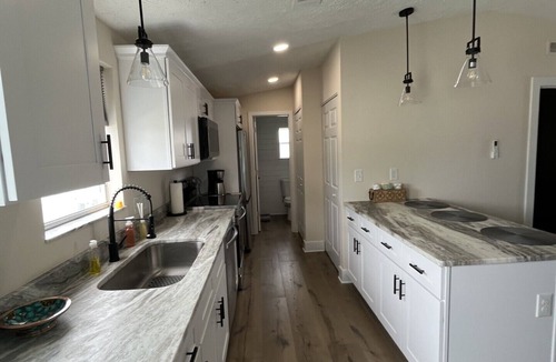 Iona House | Blue Mitten Beach House – Stylish 2BR/2BA, Pools & 4 Miles to Ft Myers Beach