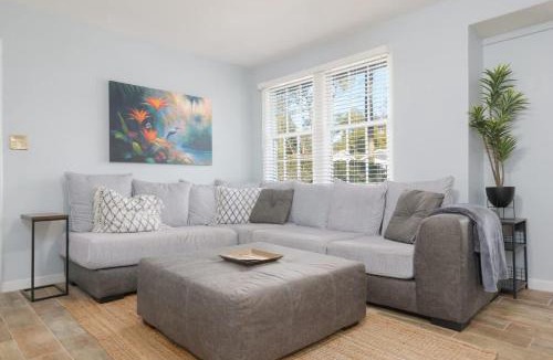 Avondale Apartment | Blue Palm Retreat - Team Joseph Ellen