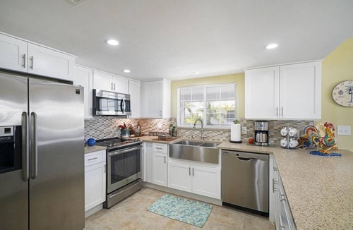 Summerland Key House | Blue Pearl of Summerland Key 4 Bedrooms, 3 Baths with Dock, Heated Pool and Spa