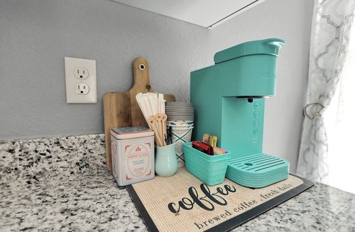 Fellowship House | Blue Ribbon - 9 mins to WEC! Pets Welcome!