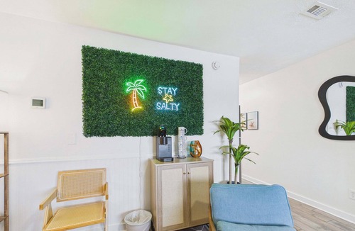 El Centro Beach Condo | Blue Sea 403-Steps to the Beach-Sleeps 6