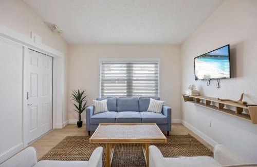 Parsuns To Cocoa Beach Apartment | Boardwalk Bungalow