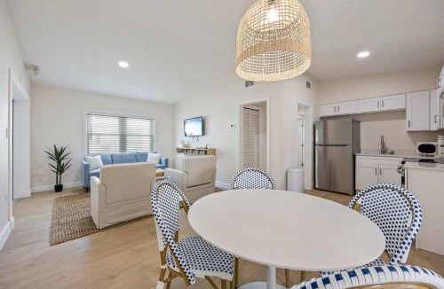 Parsuns To Cocoa Beach Apartment | Boardwalk Bungalow
