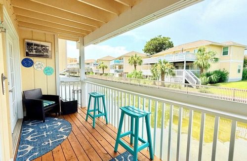 Holiday Isle Condo | Boat, Beach & Relax at SPC 3106 Canal-Front Condo + FREE Beach Service!