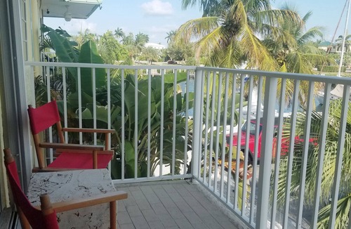 Marathon Condo | Boating & Beaches! Marathon 1 bdrm condo on canal w/boat launch.