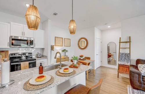 Northside Apartment | Boho Luxe Nr JAX INT. Airport & Shopping