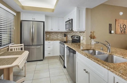 Bonita Bay Condo | Bonita Bay Condo. Corner unit with easy access to BB's beach club on the Gulf.