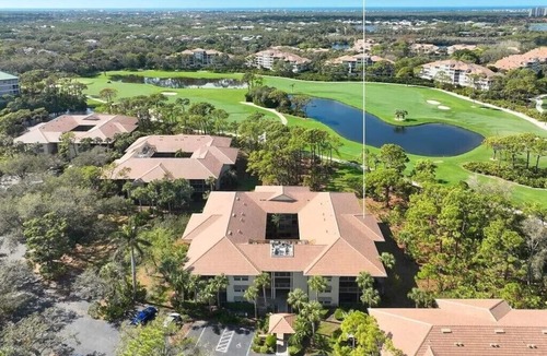 Bonita Bay Condo | Bonita Bay Condo. Corner unit with easy access to BB's beach club on the Gulf.