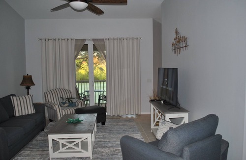 Naples Condo | Book 3 or 4 months in 2027 Bonus to You - 2 Bed/2Bath with Den