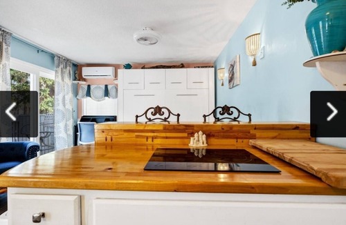 Ocean Ridge Cottage | 🌴Book Now For Summer 🌴10% Off A Week Stay🌞Beach is approx 1 mile🌴 sleeps 2-4