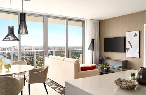 Hollywood South Central Beach Condo | Book NOW ! Hyde Beach House 2Bed/2Bath
