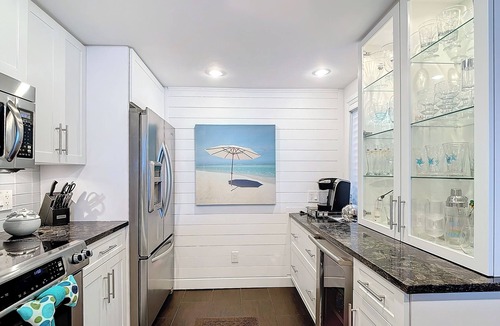 Fort Myers Beach Condo | Book your tropical stay in Unit 1103 directly on the beach