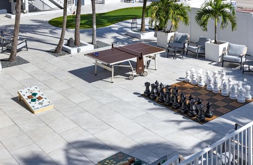 Galt Mile Hotel | Botanica ADA King Suite at Ocean Blvd