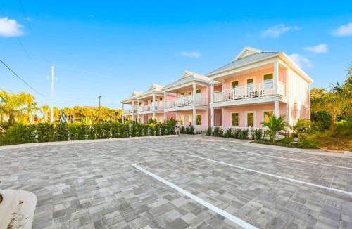 St. Augustine Beach Hotel | Boutique Beach Hotel - 2Bedroom Suite and Pool