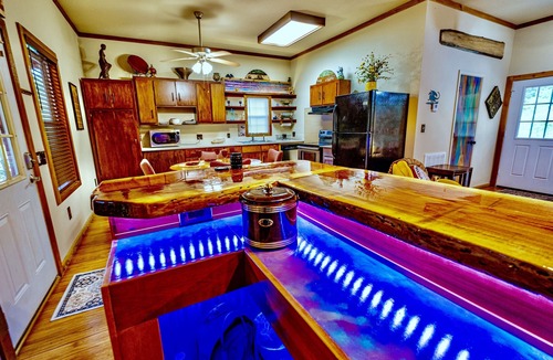 Loxley House | Boutique resort,1-4 adults, hot tub/pool/guest house