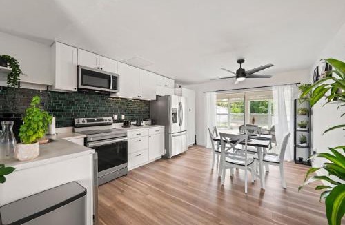 Bonita Springs Apartment | Brand New 2Bed in Bonita's Heart with Superb Patio and Garden