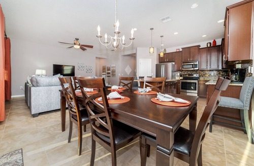 Davenport House | Brand New Furniture Throughout - Quiet Neighborhood. Close to Legoland and Disney