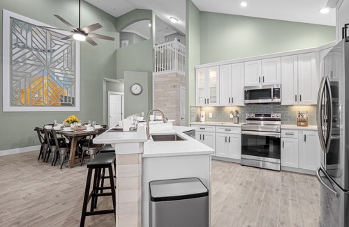 West Kissimmee House | Brand NEW Modern Luxury w/Private Pool Hot Tub BBQ Home Cinema 2 Miles to Disney