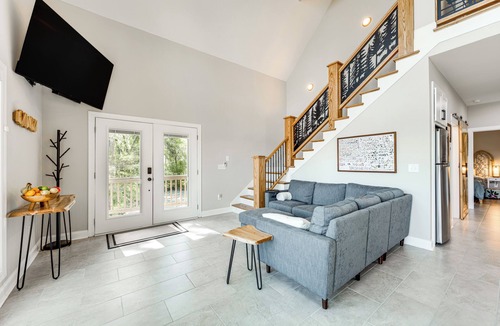 Perry House | Brand-New Perry House w/Kayaks & Lake Access