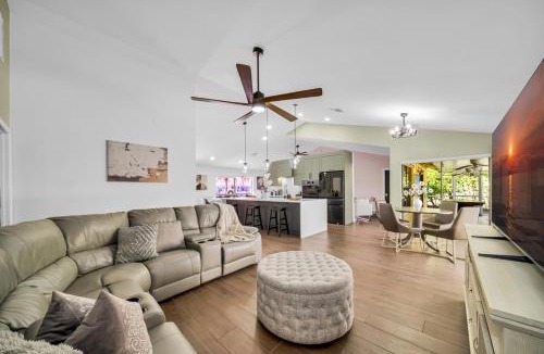 Boynton Beach Villa | Breeze and Bliss Relaxing Pool and Spa Retreat