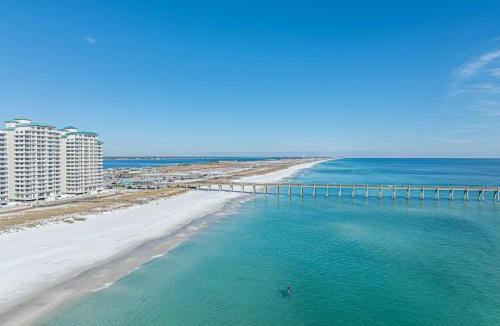 Navarre House | Breeze - Family Retreat with Game Room