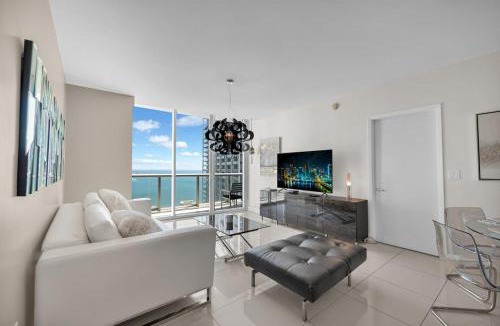 Downtown Miami House | Brickell Luxury 1BR Hotel Tower Bay Views