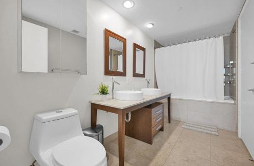 Downtown Miami House | Brickell Luxury 1BR Hotel Tower Bay Views
