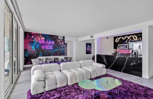 Brickell Condo | Brickell Ocean View Miami Vice Theme + Pool