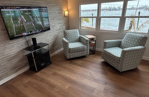 Bradenton Beach Cottage | Bridge Street Pier Beach House + Dog-friendly