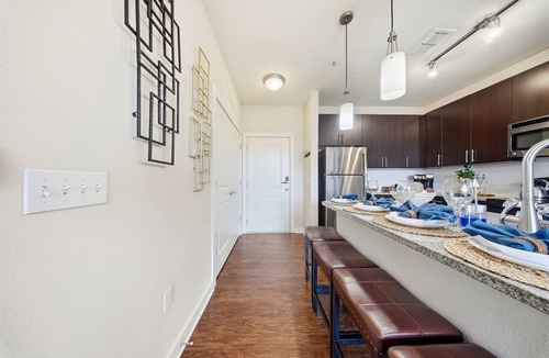 Courier City - Oscawana Apartment | Bright 2BR/2BA Tampa Haven: Productivity & Relaxation