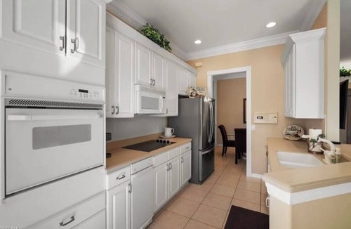 Bonita Springs Villa | Bright 3-bedroom golf course villa with a private pool in sunny Bonita Springs