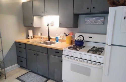 Manistee House | Bright Beautiful beach theme home walking distance to Lake Michigan & downtown!