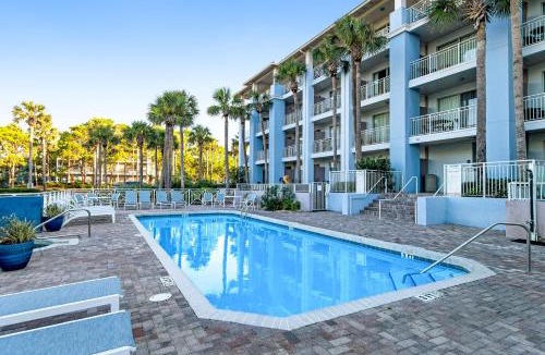 Gulf Place Apartment | Bright condo near shopping & restaurants with tennis & shared pool