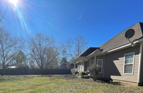 Kathleen House | Bright & cozy 3 bedroom home minutes from theme parks and many dining options.