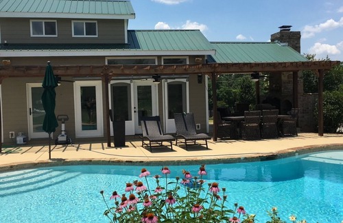 Aiken House | BRING YOUR HORSES! PRIVATE FARM. SALT POOL! PERFECT FOR COUPLES, MASTERS PETS OK