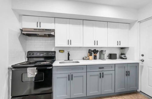 Bunker Hill Apartment | Budget-Friendly Apt | WD, Wifi & Modern Amenities