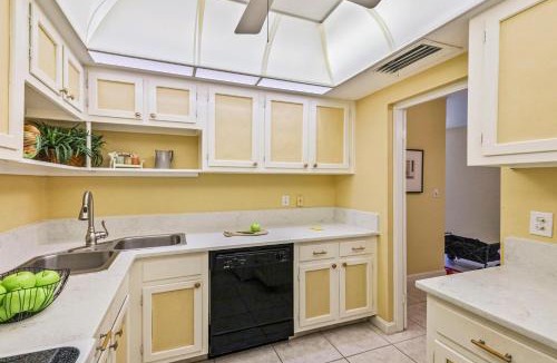 Marco Island House | Bungalow-style beachfront condo with pool